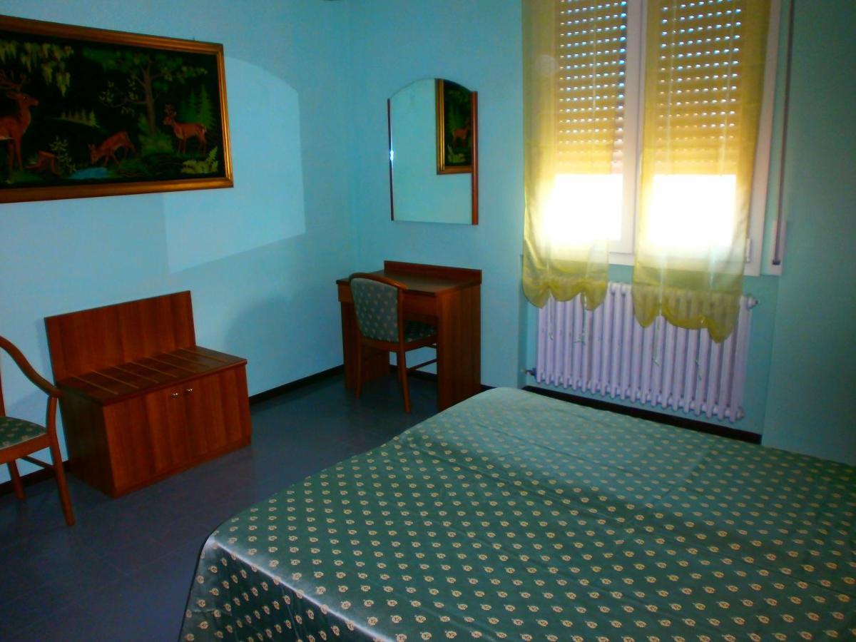 Il Leprotto - Room & Breakfast Altedo Bagian luar foto