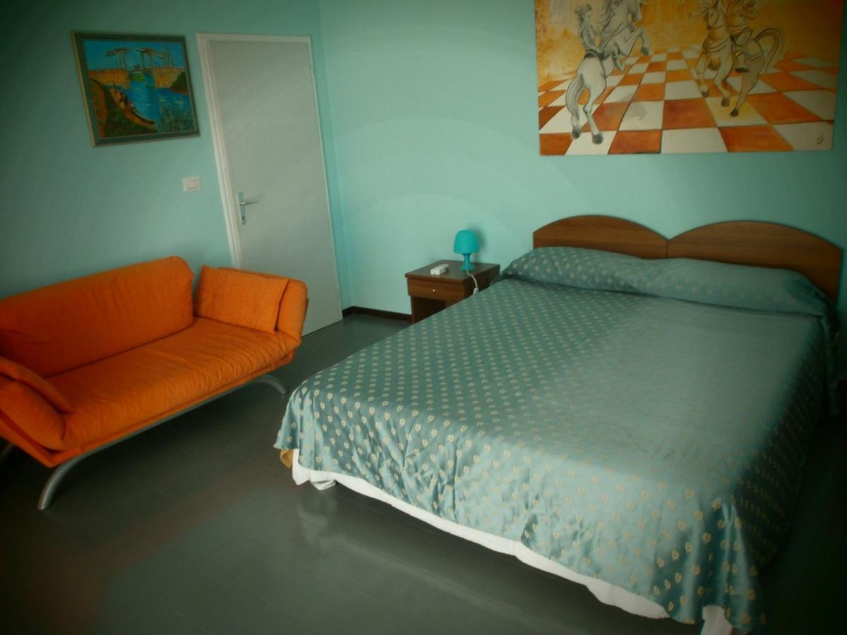 Il Leprotto - Room & Breakfast Altedo Bagian luar foto