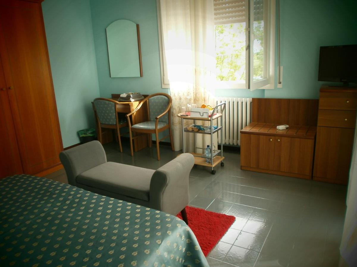 Il Leprotto - Room & Breakfast Altedo Bagian luar foto