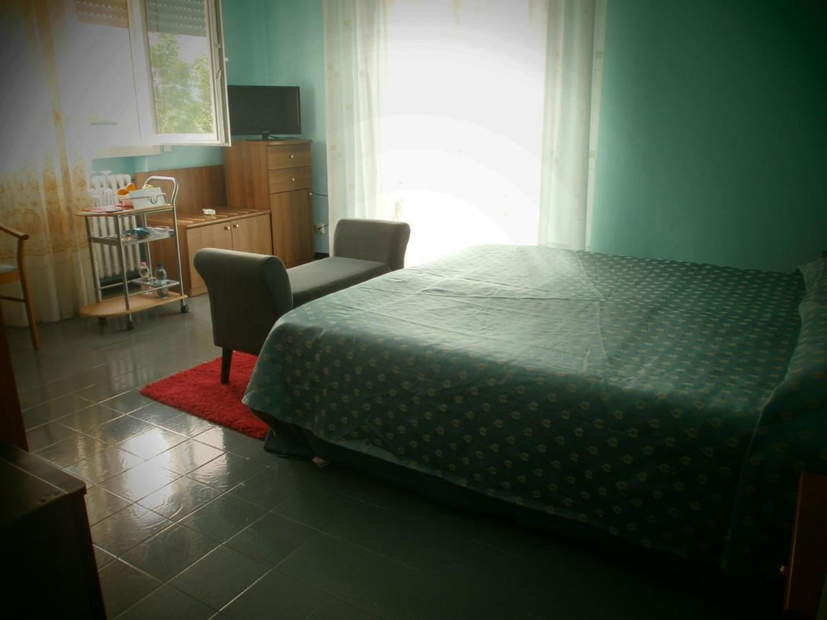 Il Leprotto - Room & Breakfast Altedo Bagian luar foto