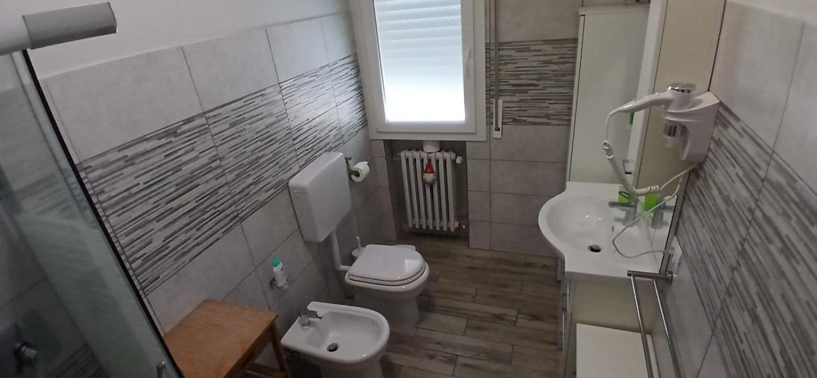 Il Leprotto - Room & Breakfast Altedo Bagian luar foto